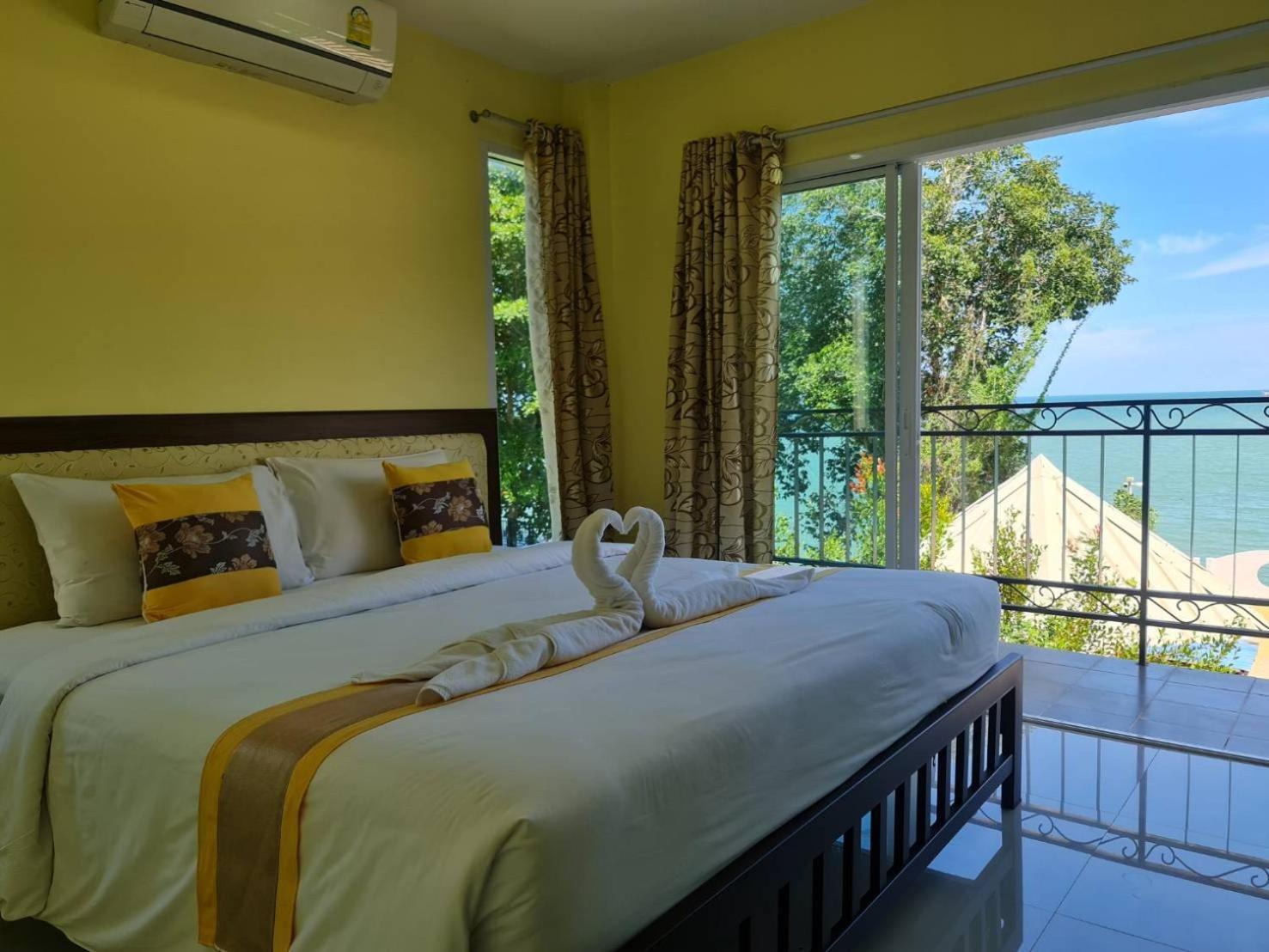 Chom By The Sea Ao Nam Mao Exterior foto