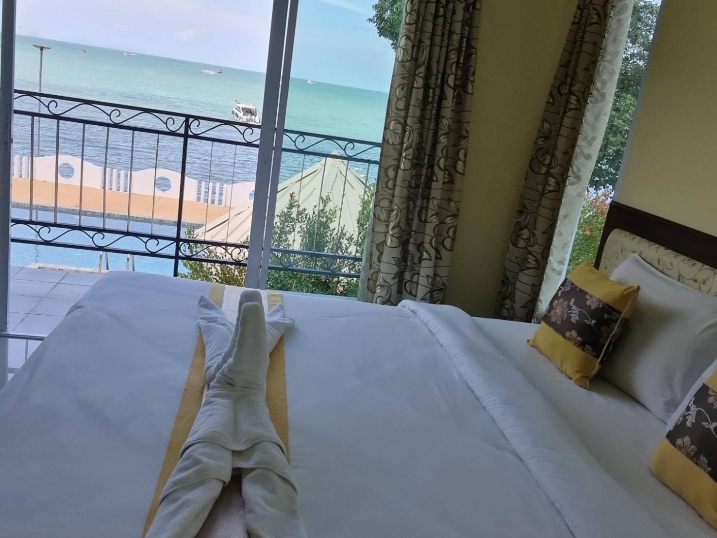 Chom By The Sea Ao Nam Mao Exterior foto